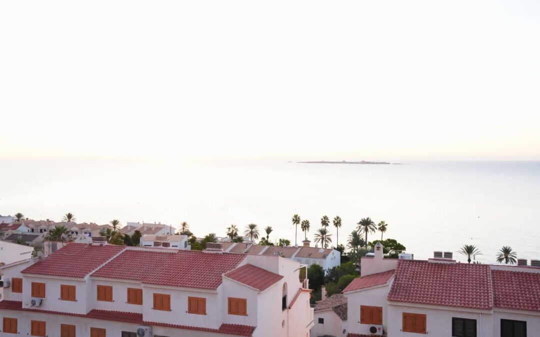 Cómo invertir en Santa Pola: El potencial de Gran Alacant y la Costa Blanca (2026)